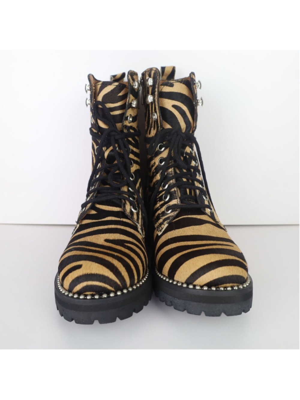Aqua Women’s Tiger Print Jax Studded Hiker Combat Boots Lace Up Round Toe 5.5 - Picture 5 of 16